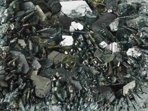 Green Silicon Carbide Up Close-min