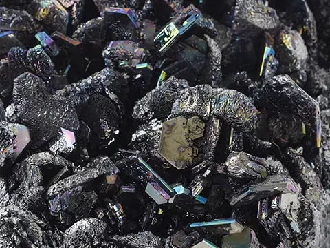 A close-up of silicon carbide crude